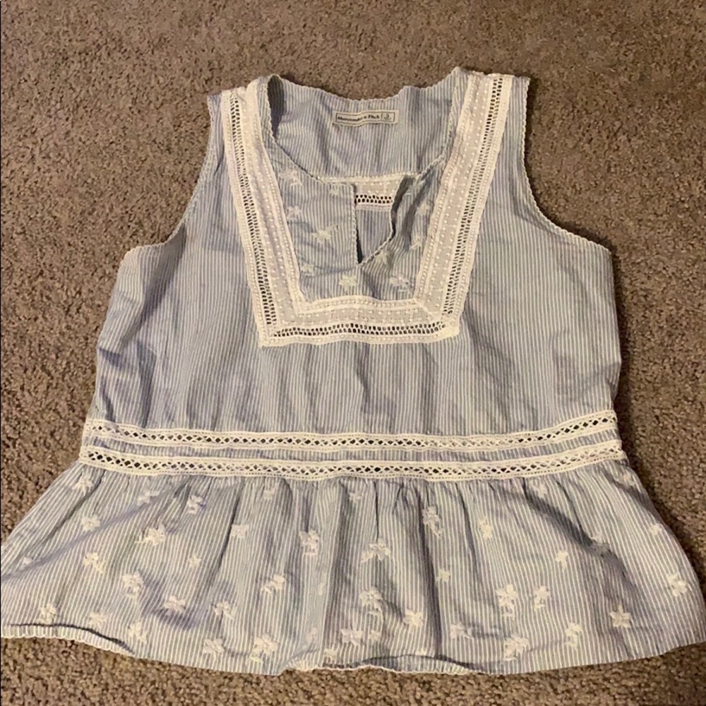 Abercrombie & Fitch seersucker and lace top